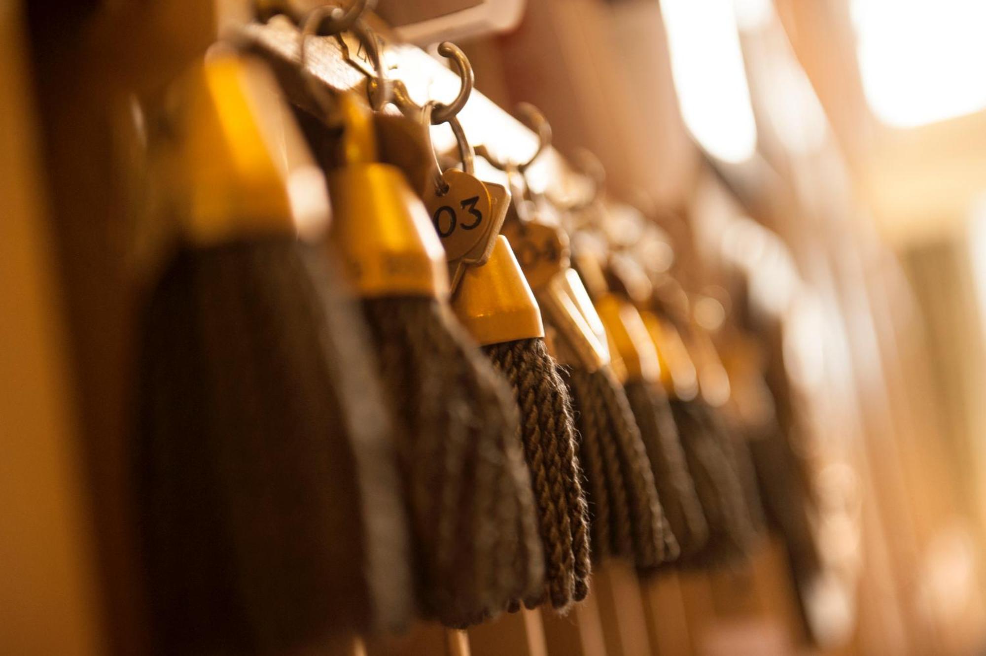 The Pand - Charming Boutique Brujas